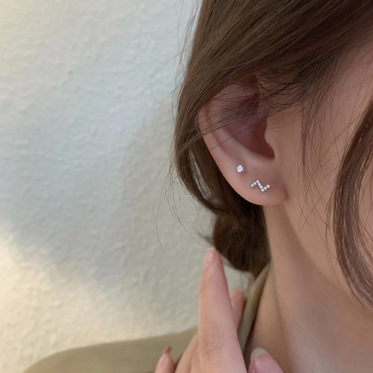 德信新款s925纯银闪电耳钉小巧简约精致女秋冬心跳耳饰耳环网红韩