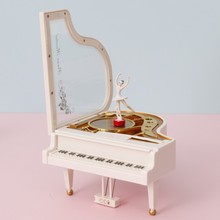 创意旋转跳舞女孩八音盒礼物 钢琴音乐盒模型摆件 学生礼物批发