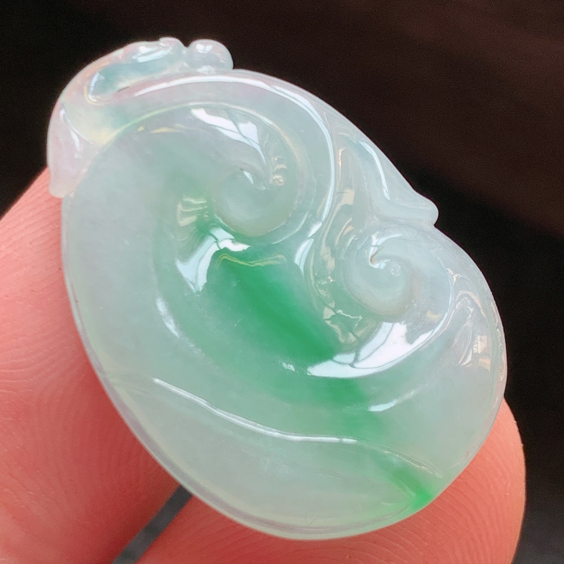 飘阳绿翡翠如意吊坠缅甸老坑a货正品带证书揭阳玉如意项坠