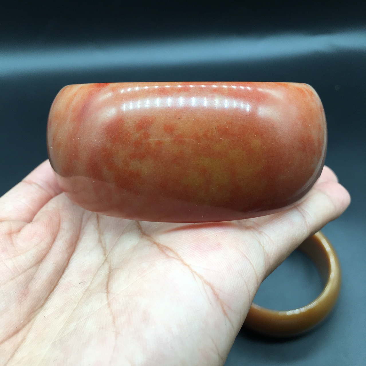 新疆戈壁料天然佘太红籽料加宽轮胎佘太红玉手镯女款饰品