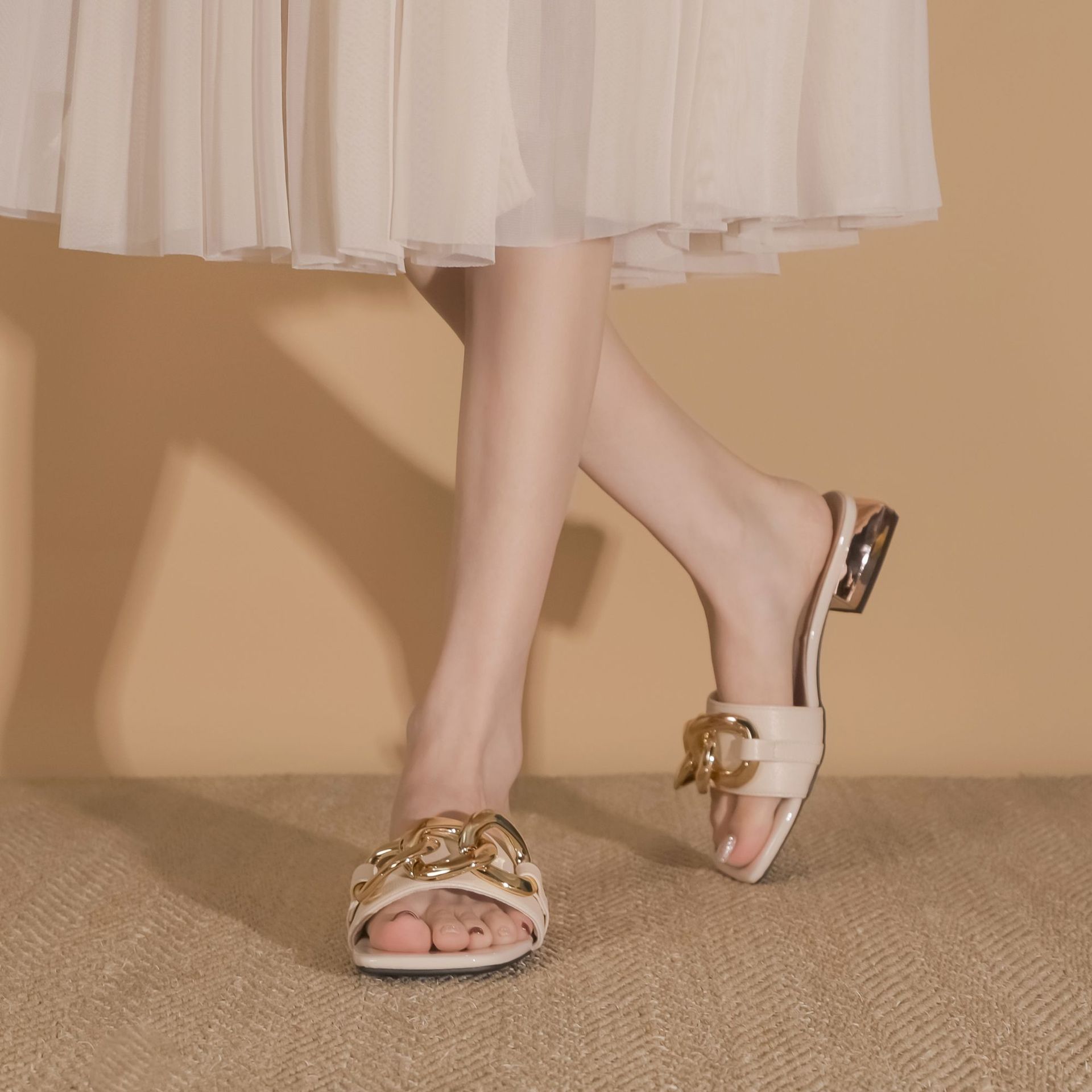 2024新款凉拖鞋女鞋夏季女舒适外穿粗跟凉鞋真皮一字拖惠州女鞋