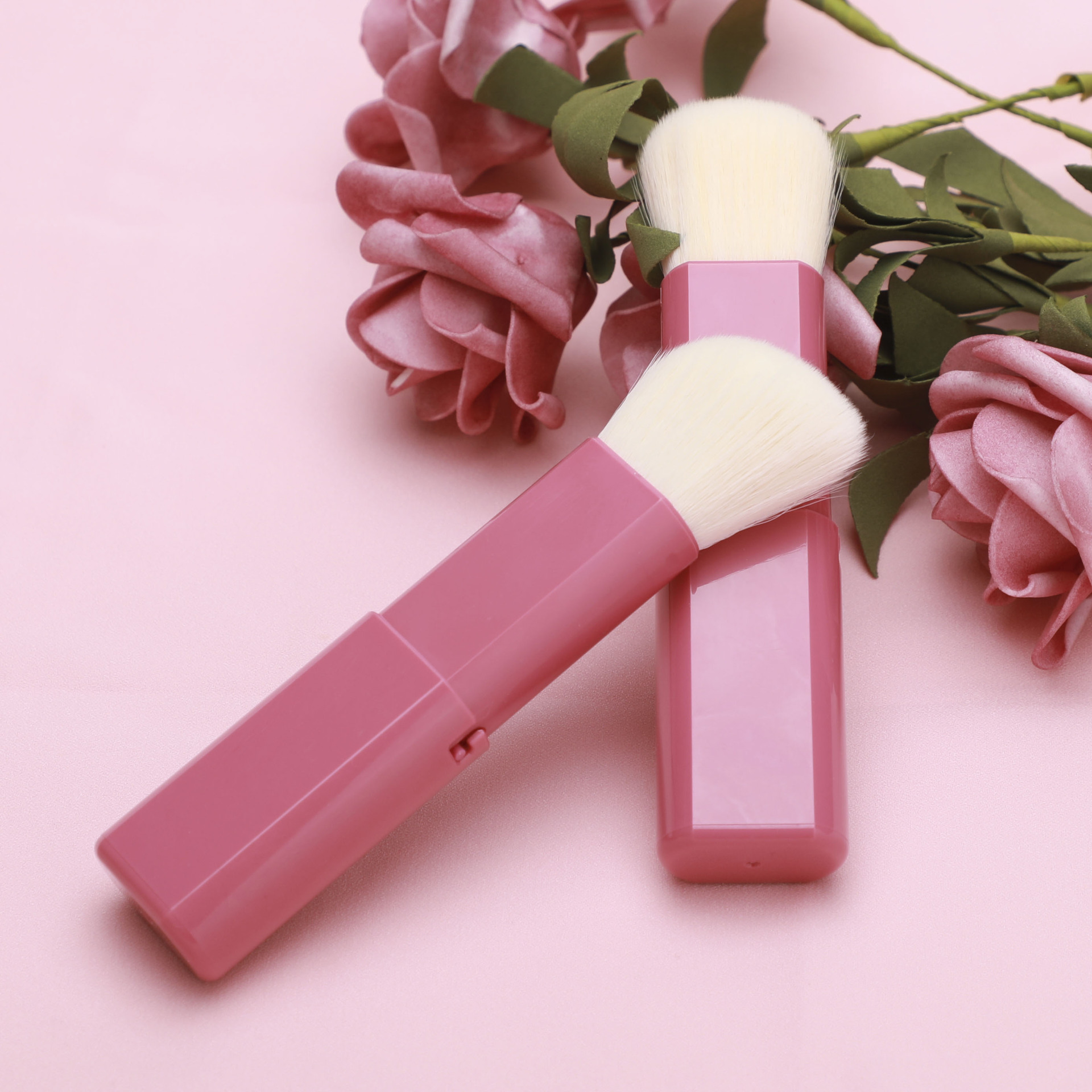 沧州初美化妆刷白疯堂白家便携款扁平圆头腮红刷斜型修容刷伸缩刷