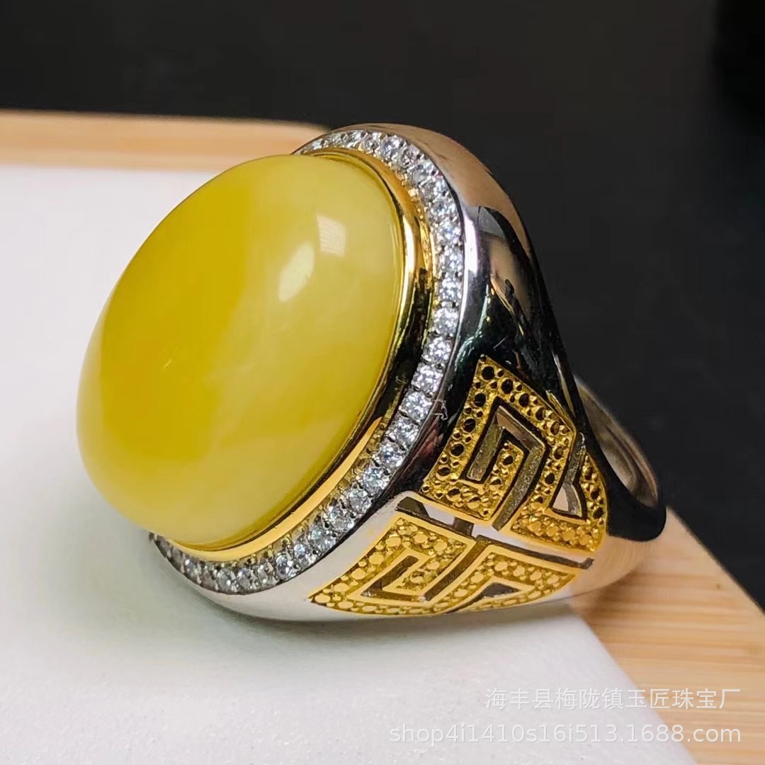 厂家批发蜜蜡戒指 蜜蜡满蜜鸡油黄男戒 s925银镶嵌霸气时尚男戒