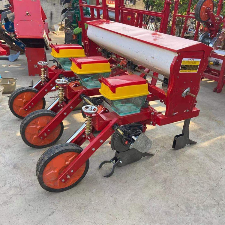 四轮车玉米播种机