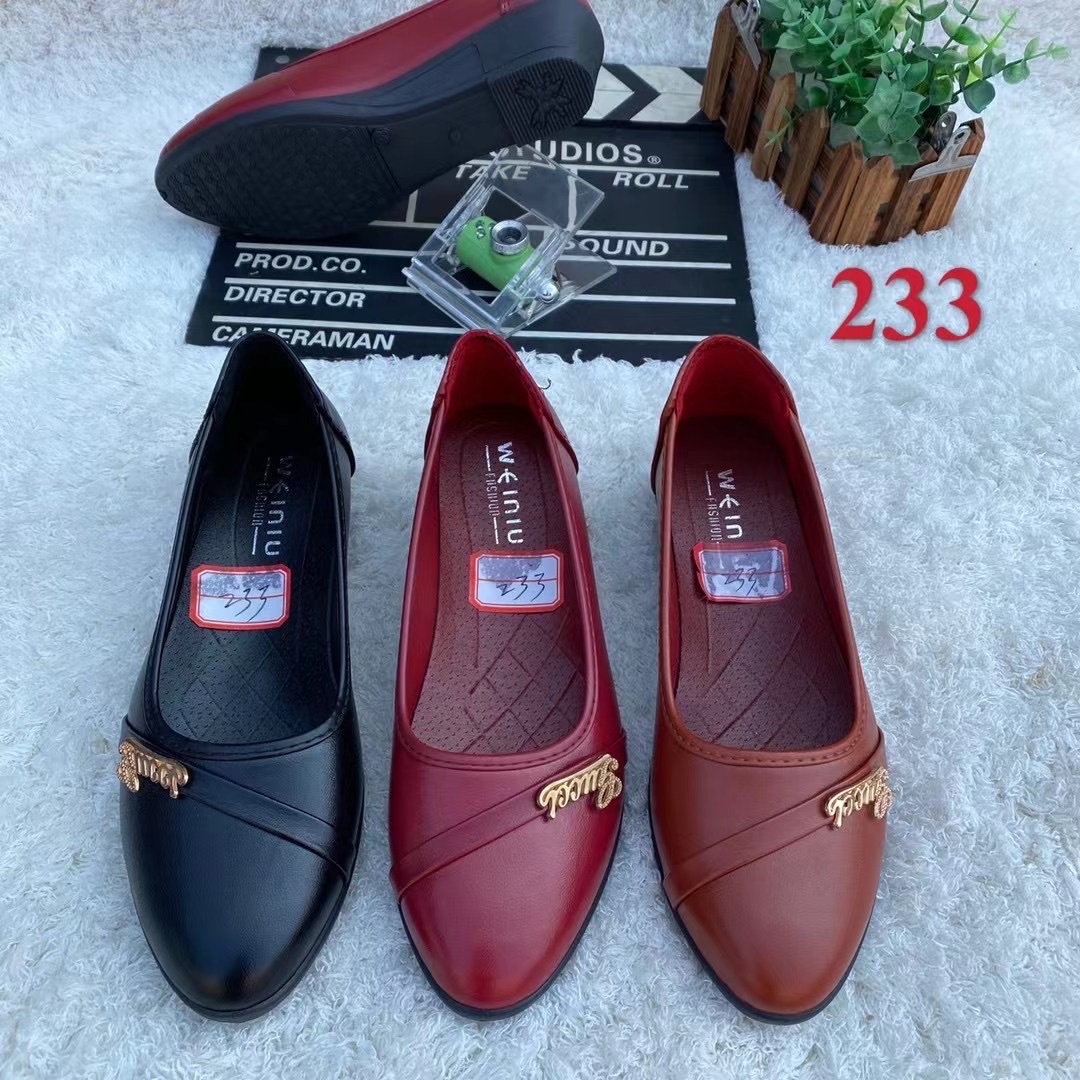 2023春季新款中老年妈妈鞋坡跟时尚鞋跑江湖地摊女鞋低价单鞋批发