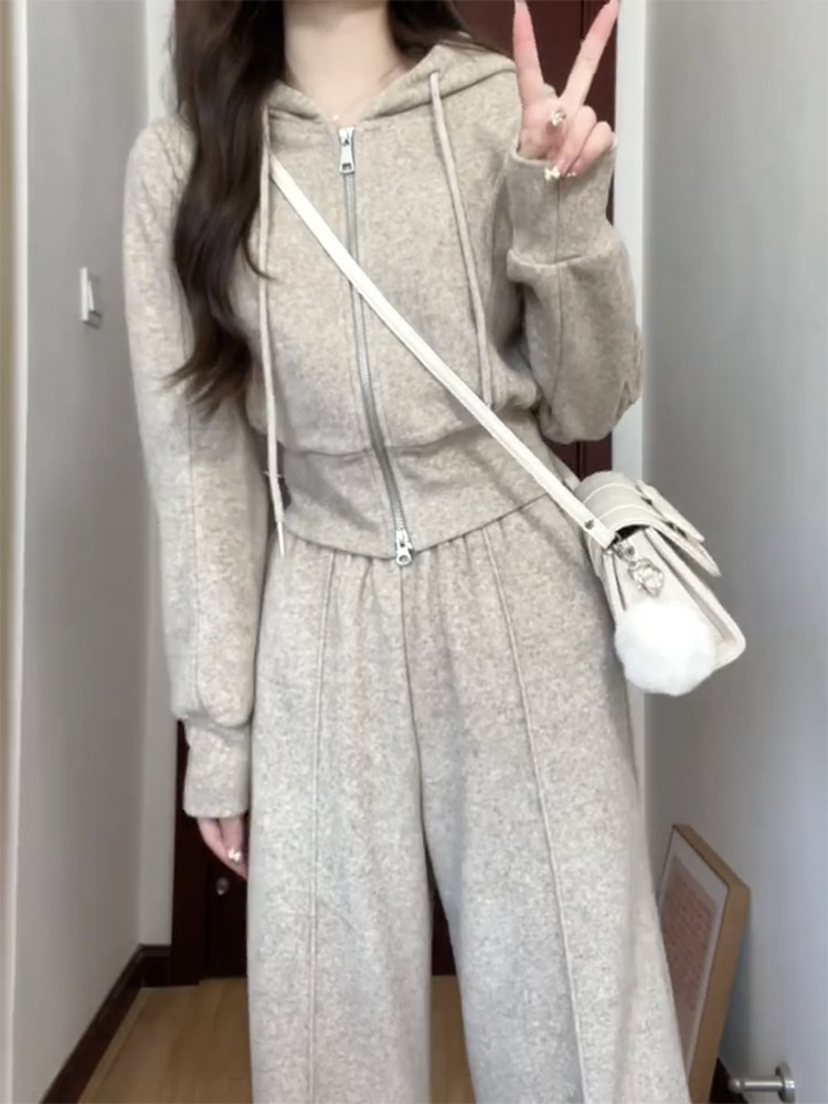 运动套装女秋冬宽松显瘦洋气时尚连帽卫衣阔腿裤休闲两件套跑步服