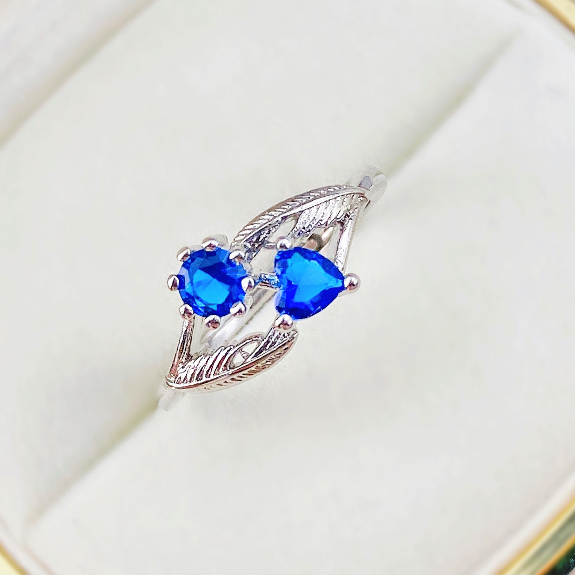 复古羽毛皇家蓝宝石女戒 花开小众设计仿天然碧玺镶嵌蓝绿锆戒指