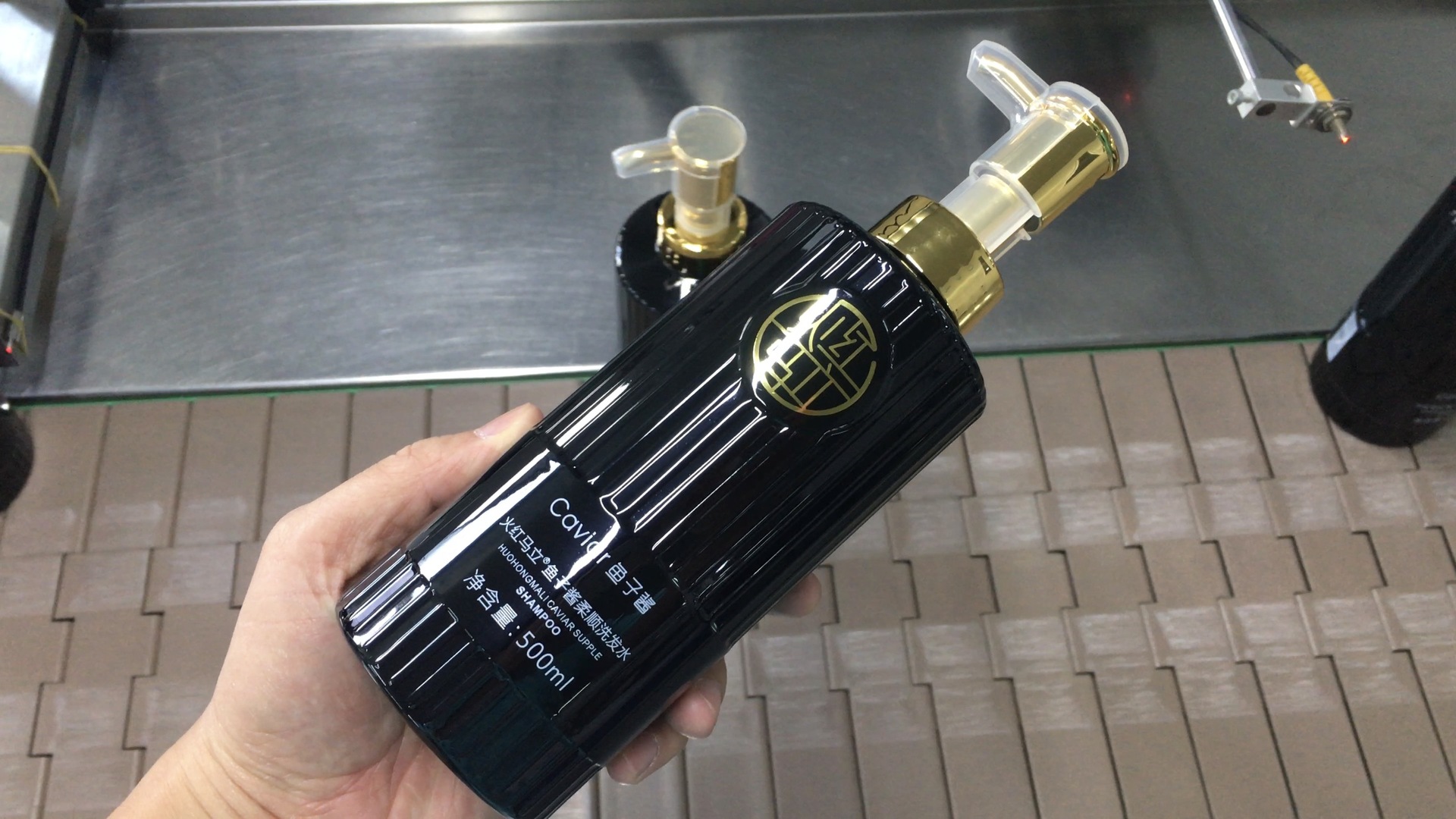 深海鱼子酱氨基酸洗发乳护发素控油去屑柔顺沙龙级洗发水批发厂家