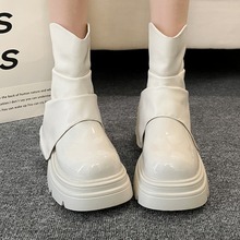 今年流行的短靴子女2024爆款高级感厚底增高显瘦裤管靴复古马丁靴