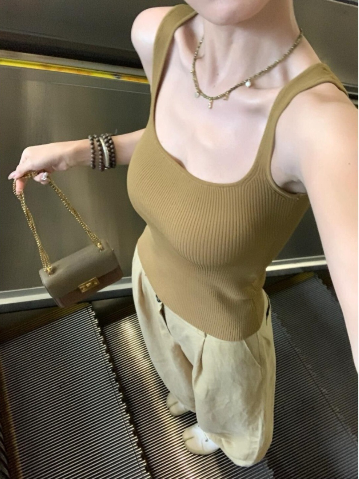 美式辣妹复古针织吊带女夏季2024新款外穿露锁骨方领背心短款上衣