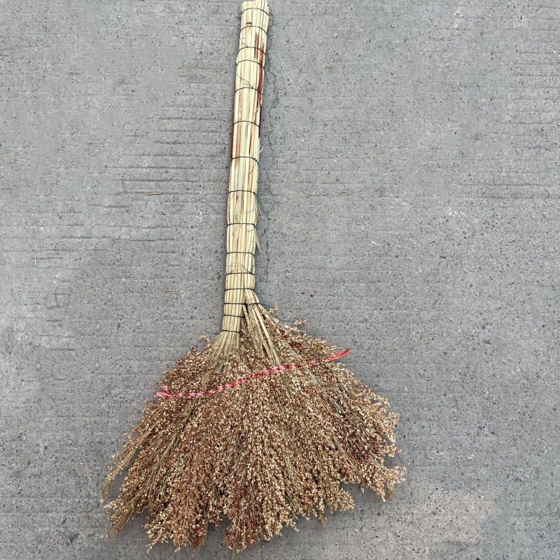 现货老式手工高粱笤帚学校单位高粱苗扫把带壳贵州苗扫帚批发-阿里巴