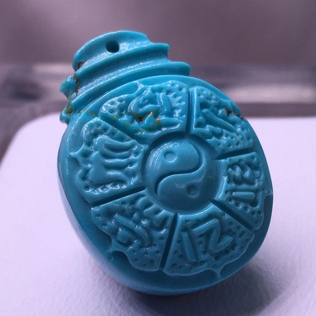 湖北原矿绿松石高瓷蓝雕刻六字真言牌吊坠 云盖寺蓝料性价比高