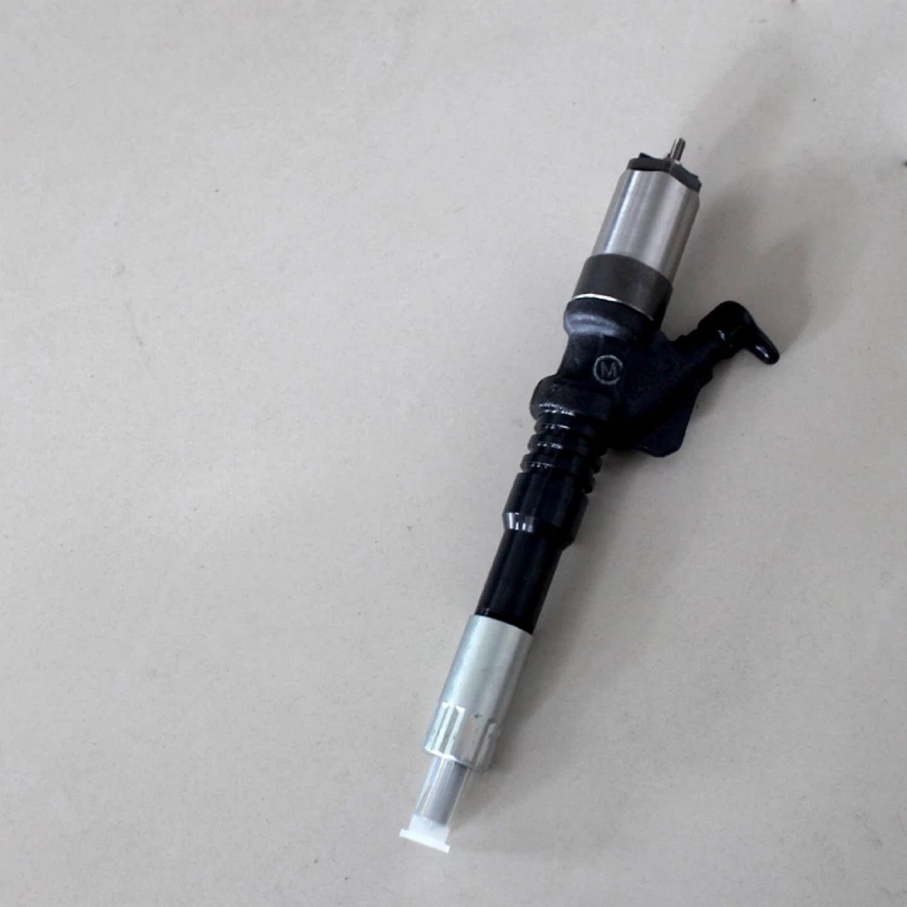 挖掘机小松pc400-7 450-7喷油器6d125发动机 喷油嘴总成-阿里巴巴