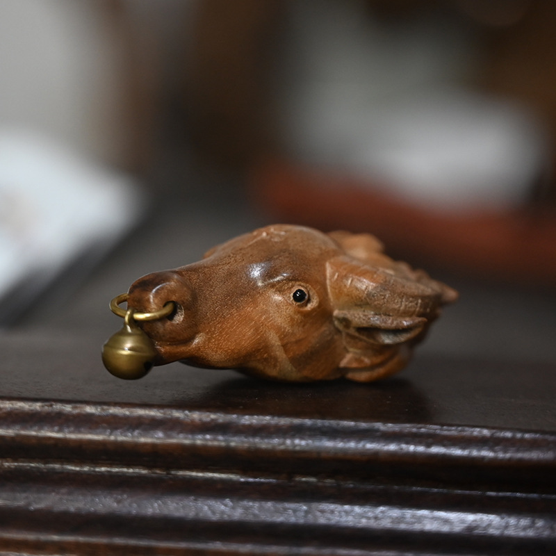 金丝楠木雕刻十二生肖牛文玩手把件个性随身牛头铜铃铛木质工艺品