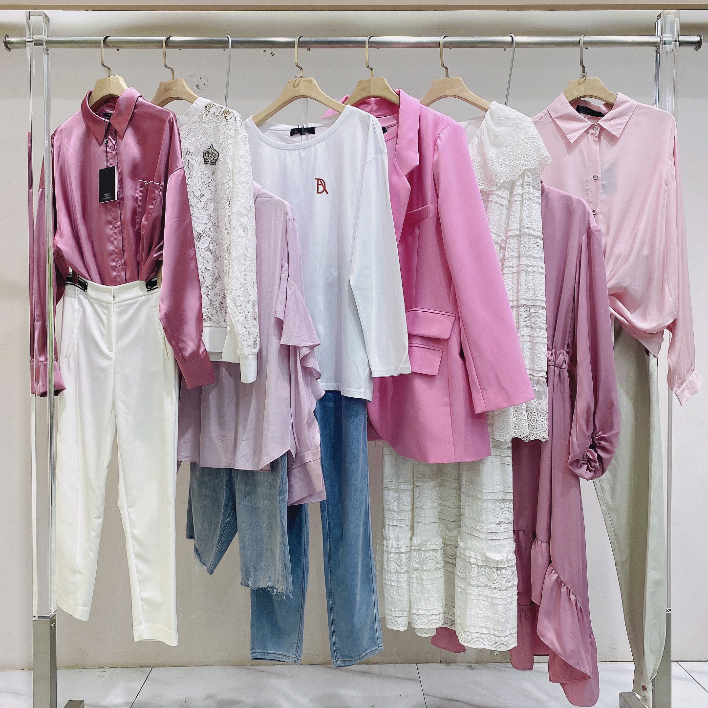 高端品牌折扣女装22四季优雅风格剪标专柜正品实体直播货源批发