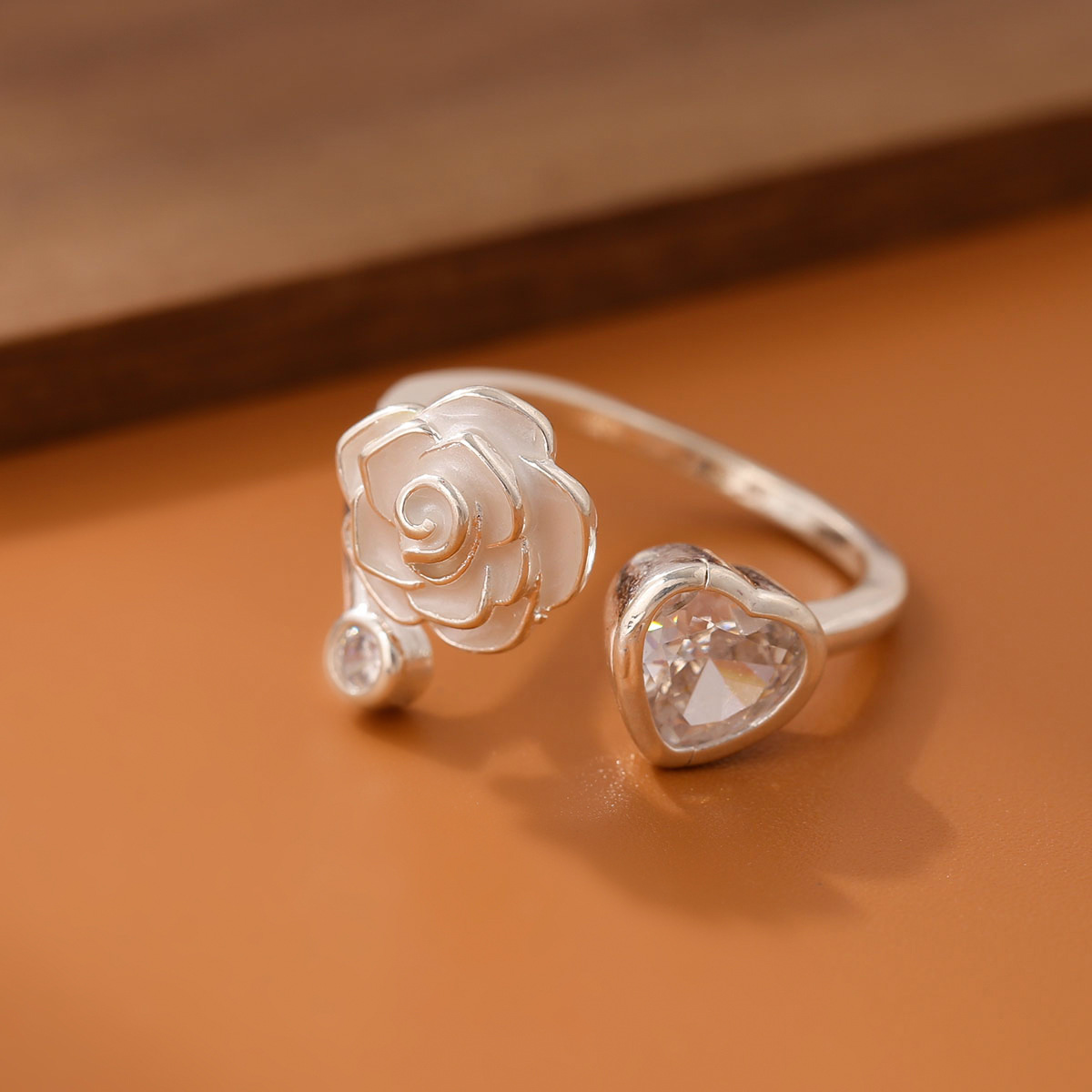 新款时尚爱心镶钻玫瑰花气质个性开口戒指 女批发-阿里巴巴