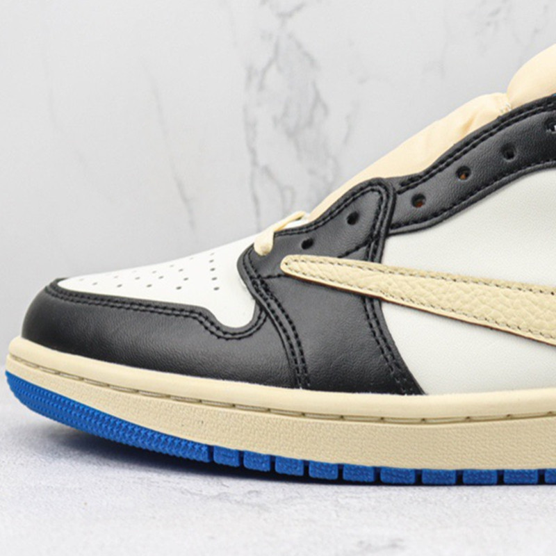 莆田纯原aj1倒钩低帮白蓝闪电倒钩黑武士aj1鬼脸篮球鞋情侣鞋批发