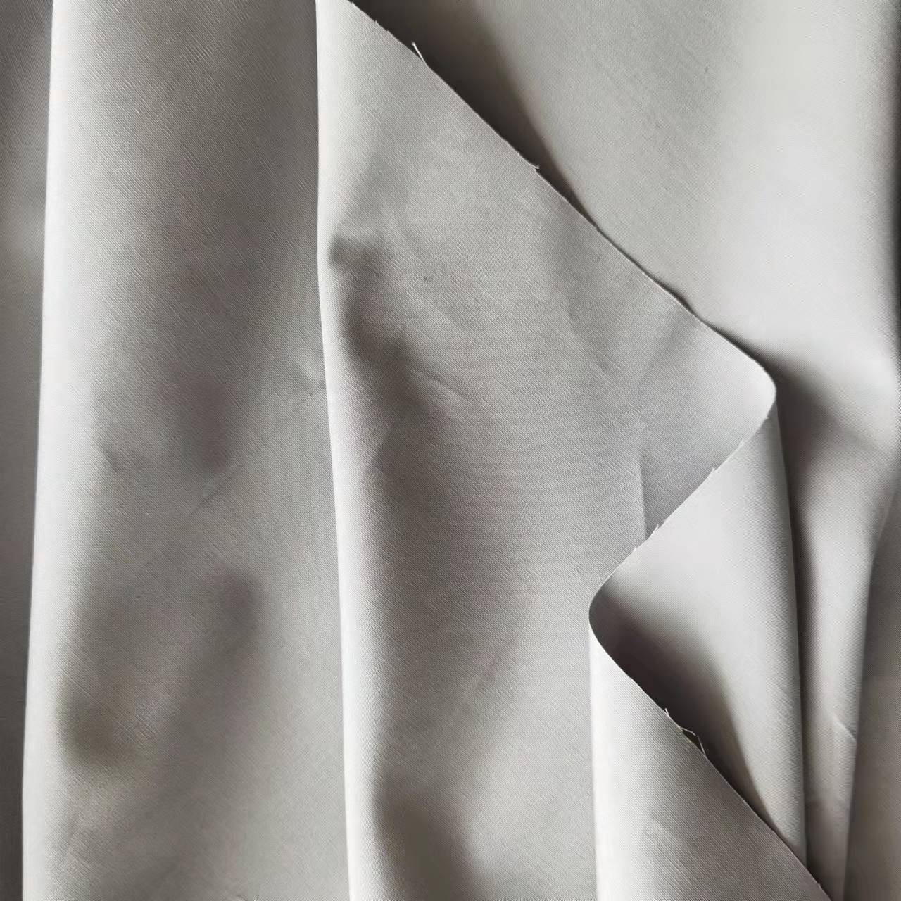 有机棉梭织布府绸平纹布衬衫面料 40*40 110*70 110gsm