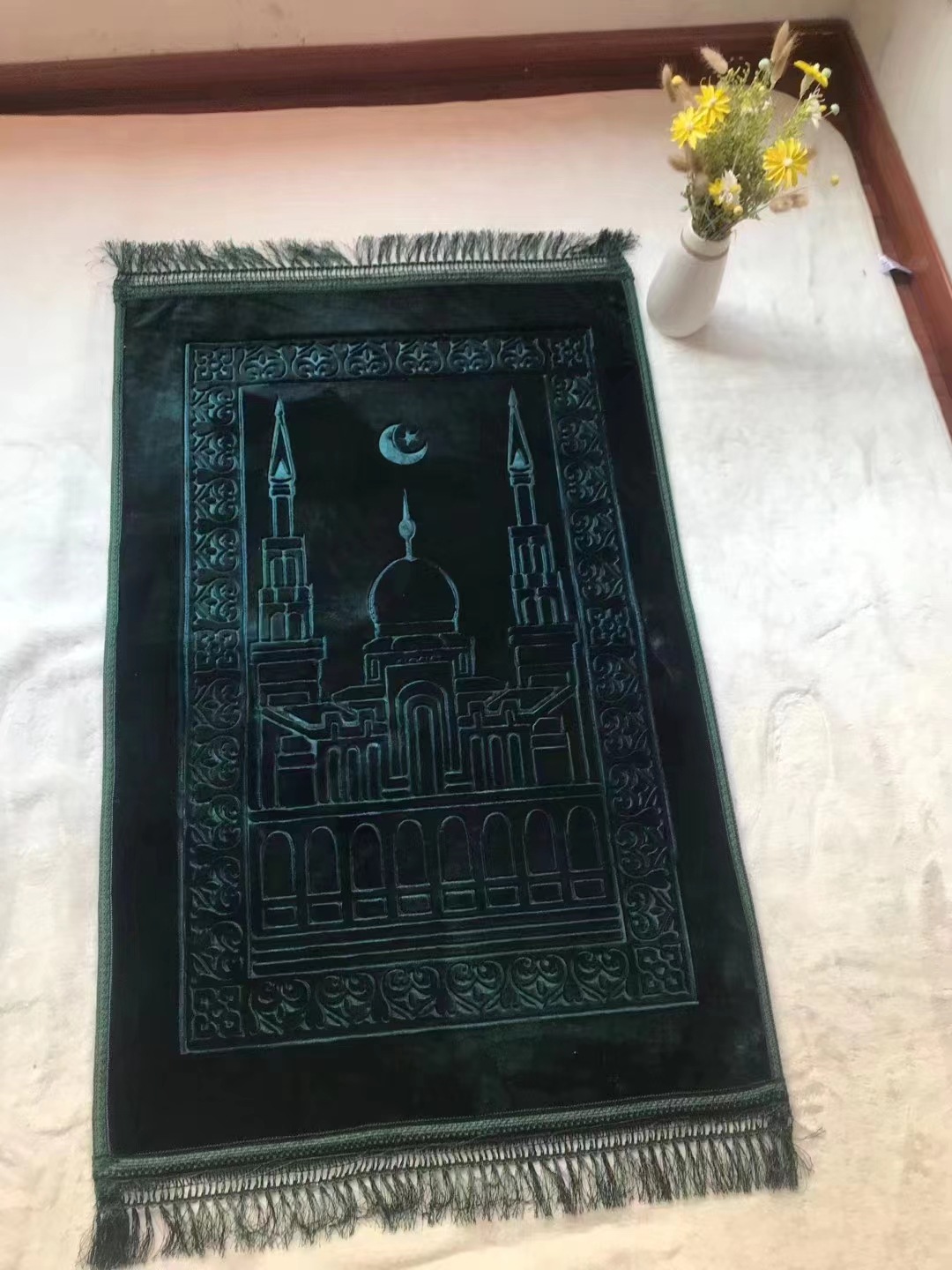 Factory Direct Sales Carpet Small Size Plain Tassel Spot Embossed Prayer Mat Carpet Non-Slip Export Foreign Trade Wholesale