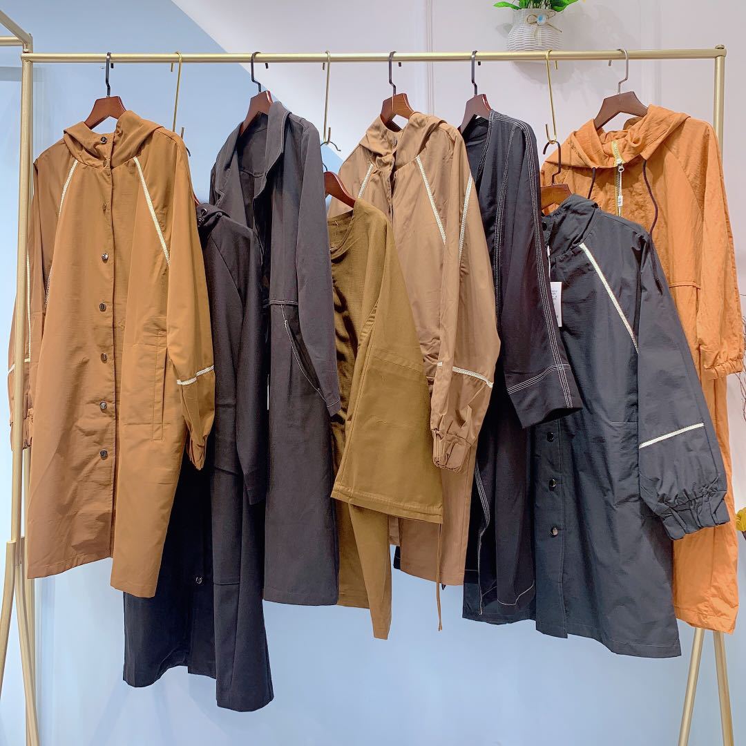 麦寻 2021秋冬 尾货女装 品牌清 仓宽松大码 风衣 批发货源