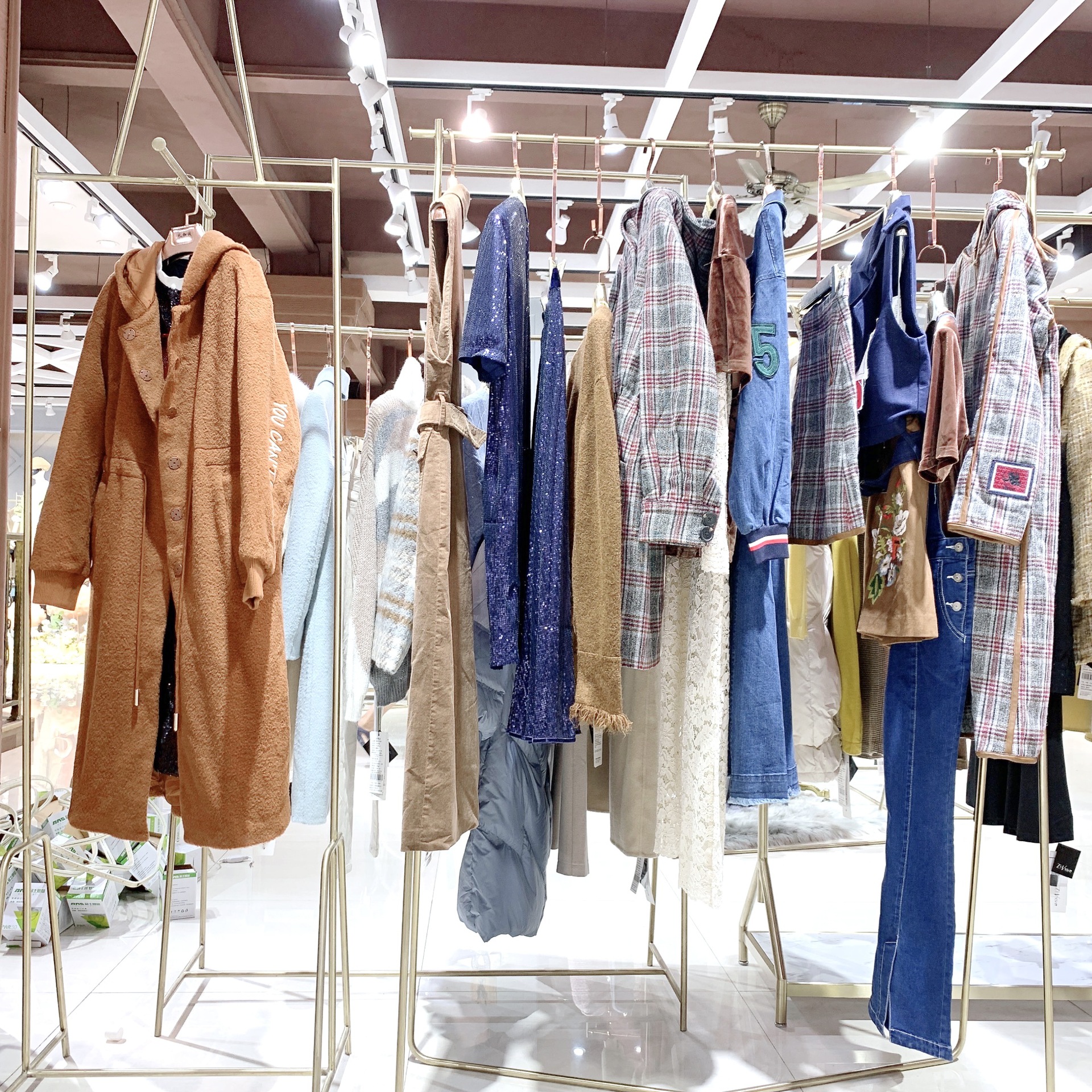 广州品牌女装西蔻秋冬批发麦寻连衣裙吉丘古儿韩版时尚外套货源