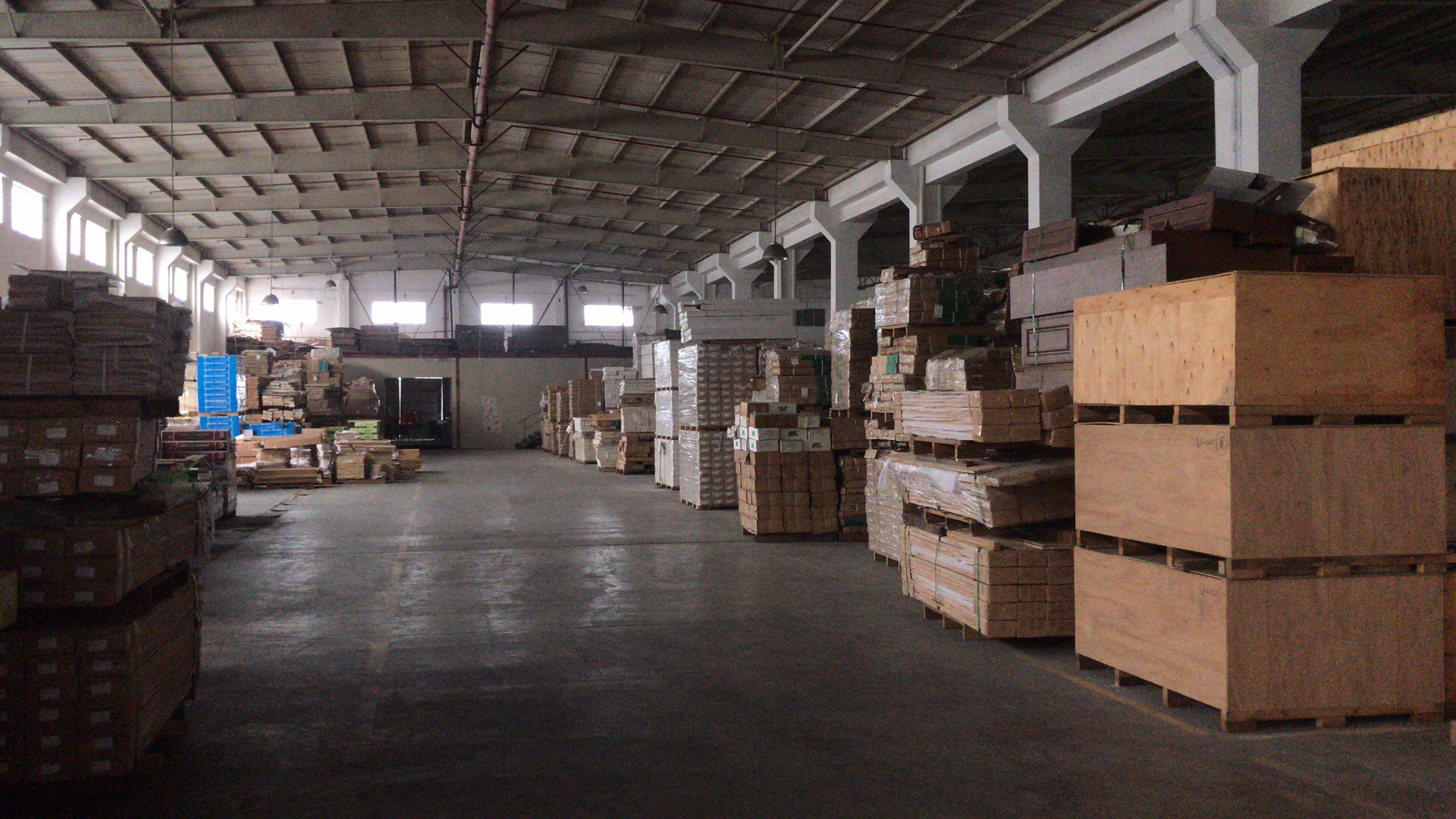 工厂定制现代耐磨酒店家用装饰工程新三层实木多层复合木地板