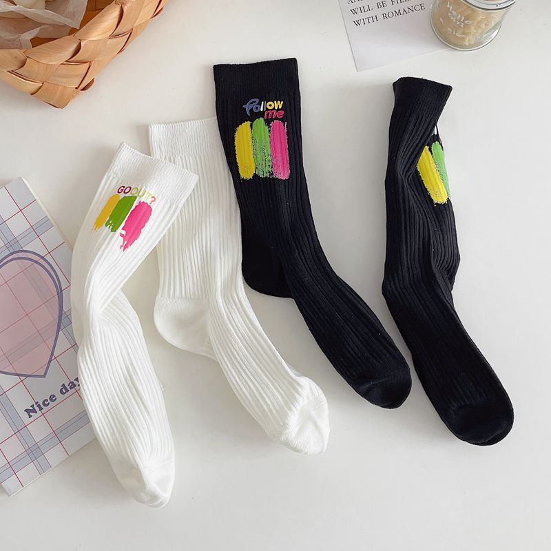 彩绘烫印袜子女秋冬季新款中筒袜ins潮高颜值网红款黑白学生长袜