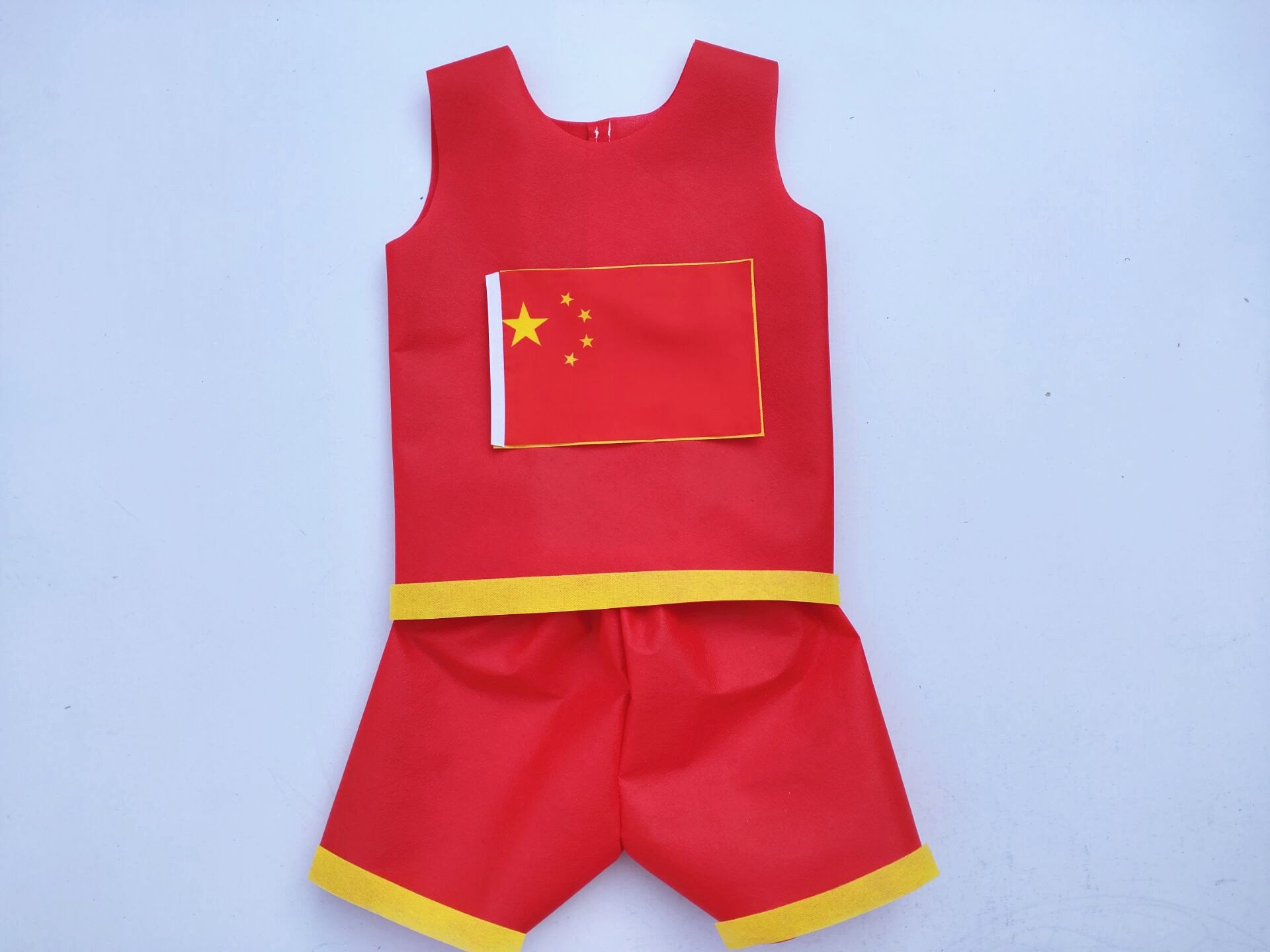 六一环保时装秀废物利用手工制作衣服亲子女孩幼儿园服装儿童走秀