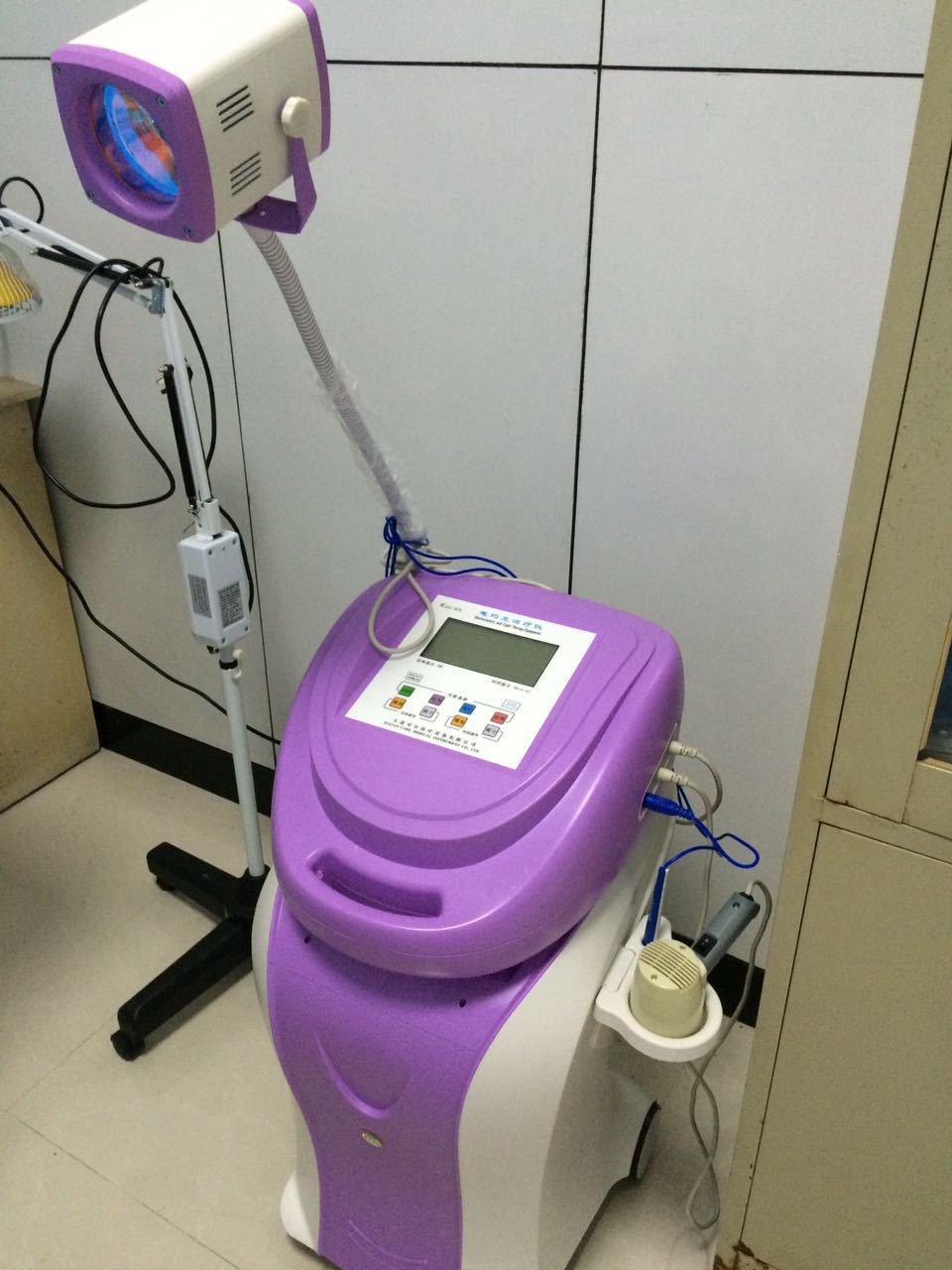 波姆光红光治疗仪-大连波姆光理疗机-妇科微米光电灼光治疗仪