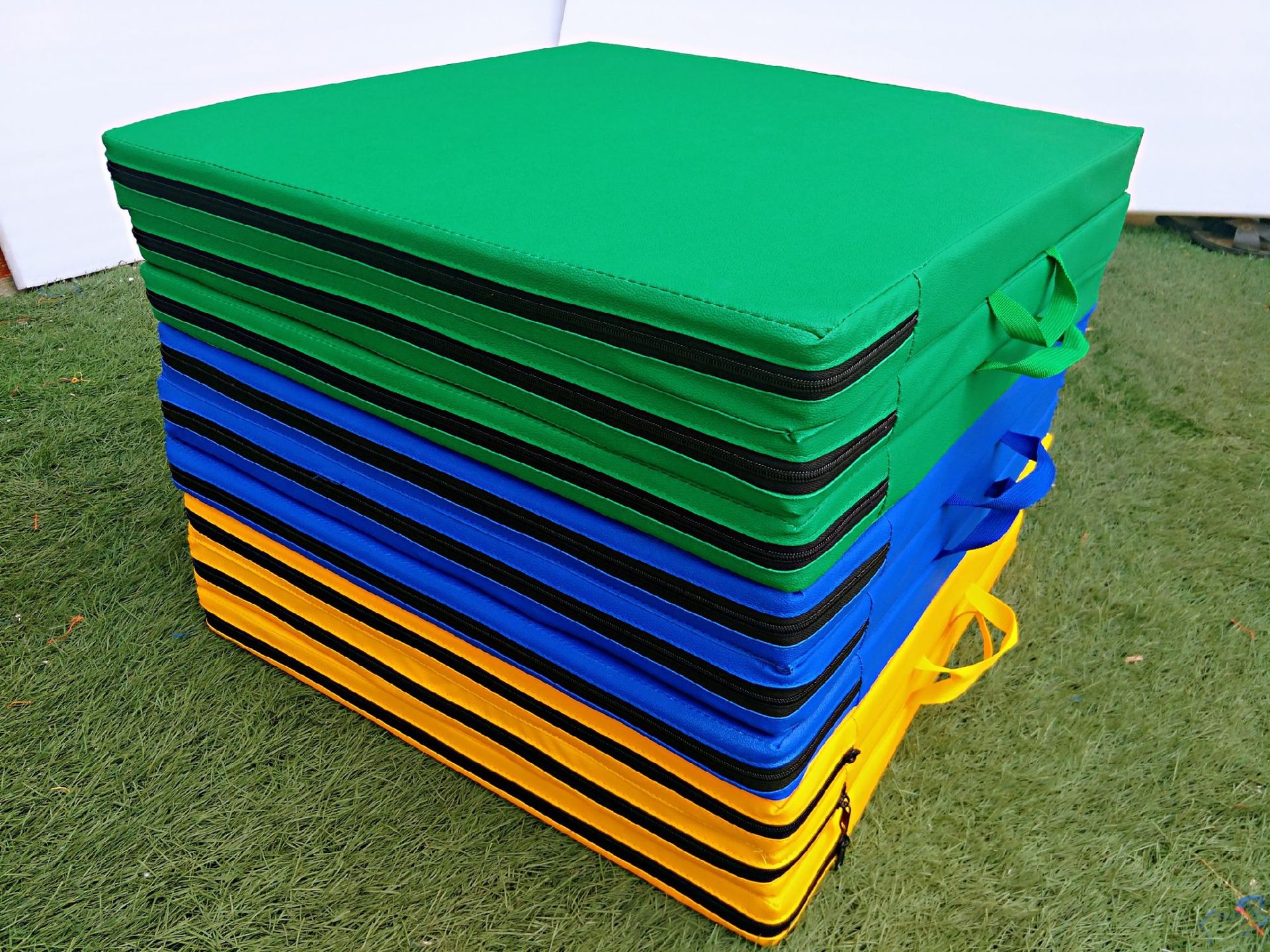 厂家供应折叠舞蹈垫 三折皮革体操垫成人健身垫海绵垫瑜伽垫