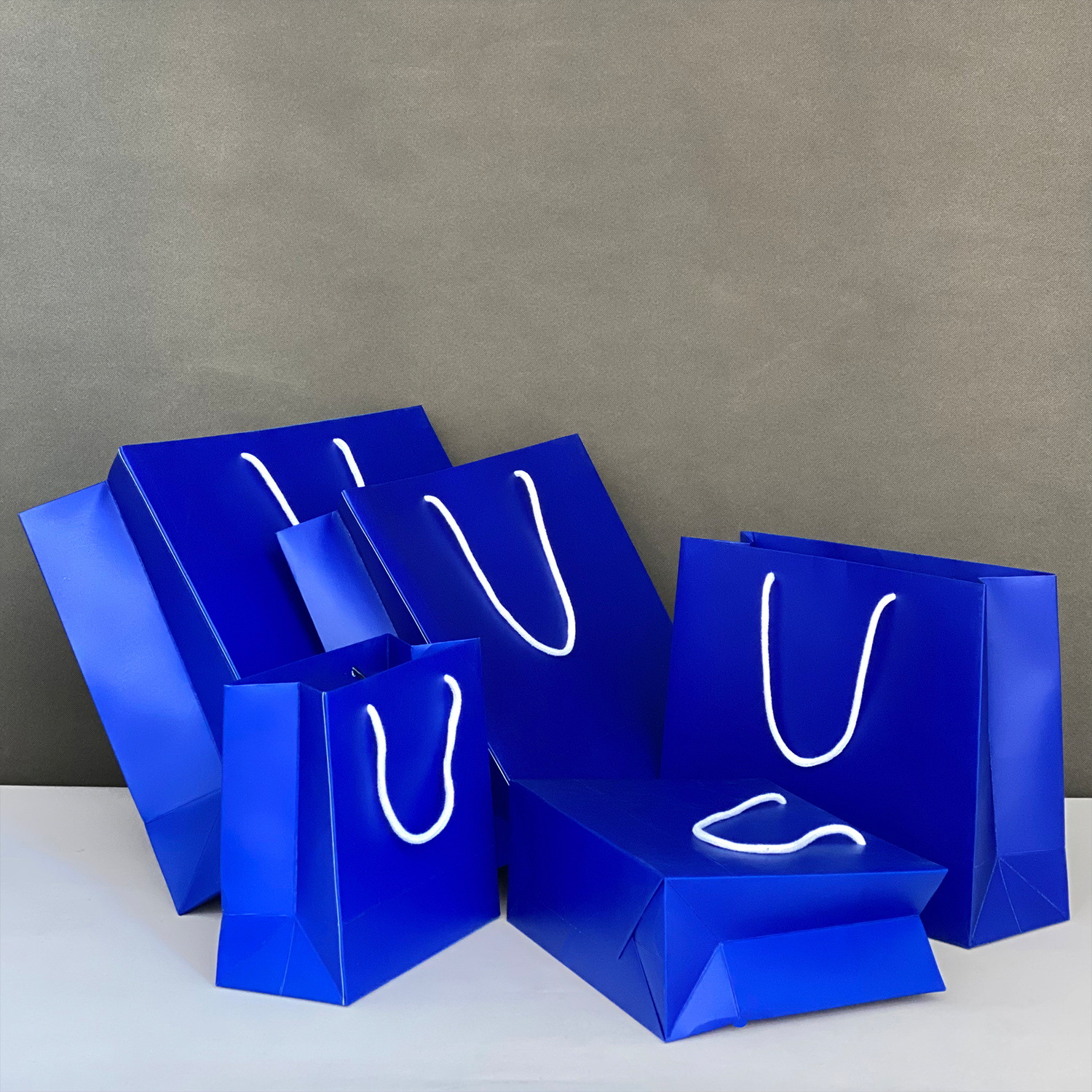 高档克莱因蓝服装纸袋子蓝色购物袋女装男装手提袋大号礼品包装袋