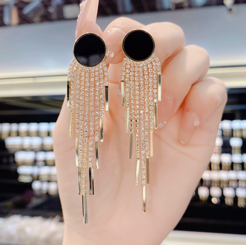 European and American Personalized Exaggerated Black Ring Long Tassel Earrings Female Graceful and Fashionable Socialite Sterling Silver Needle Earrings Female