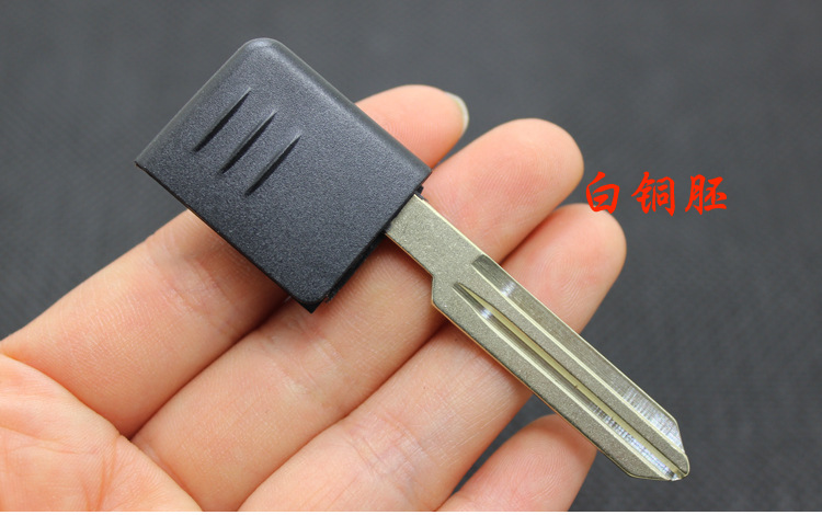 适用于老款尼桑天籁智能卡小钥匙机械钥匙天籁卡片智能壳小钥匙