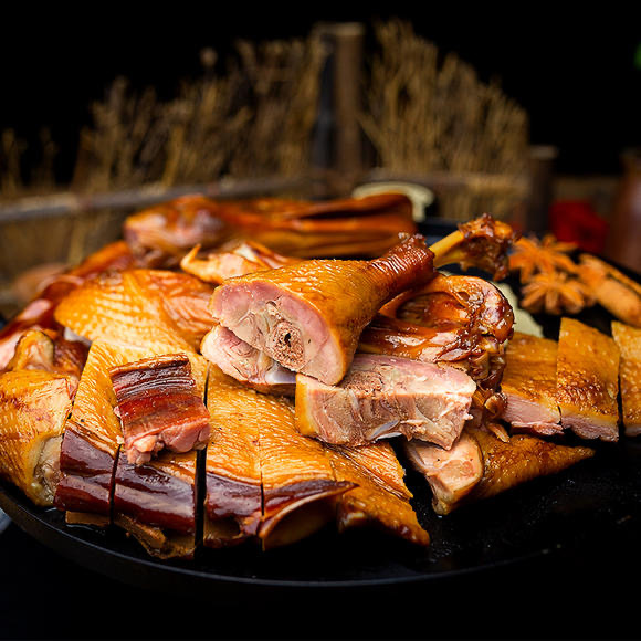 土板鸭花椒鸭名店四川特产送礼烟熏手撕板鸭整只包顺丰实体店即食