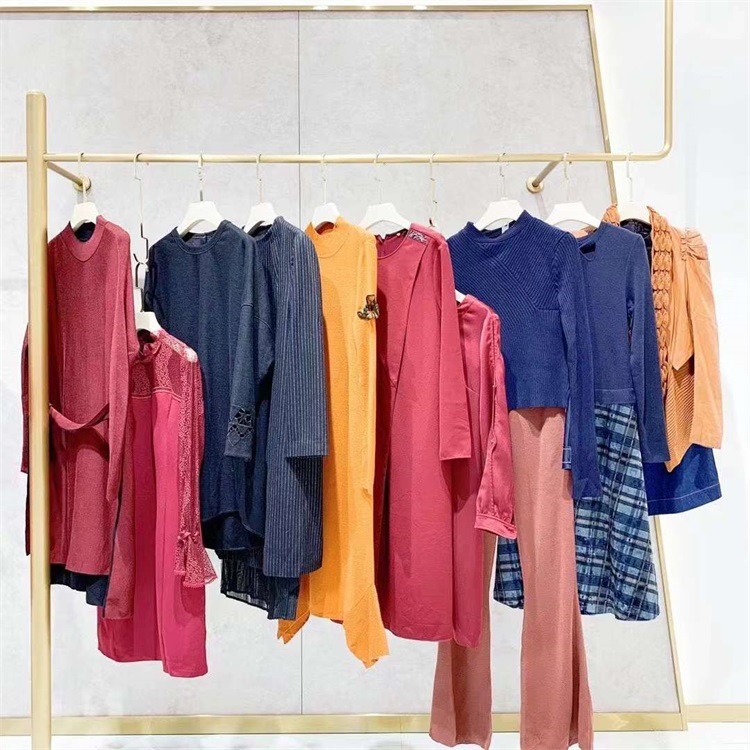 艾迪尔2021秋冬都市女性女中长款大衣套装简洁连衣裙品牌折扣货源