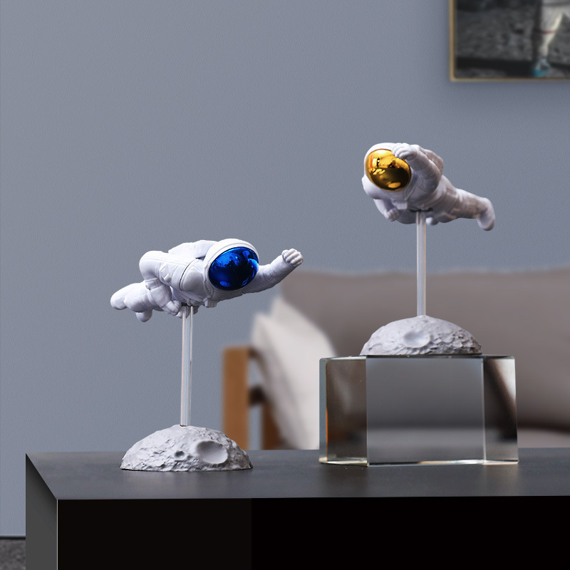 创意桌面飞行太空人摆件可旋转桌面家居饰品宇航员生日礼物节日