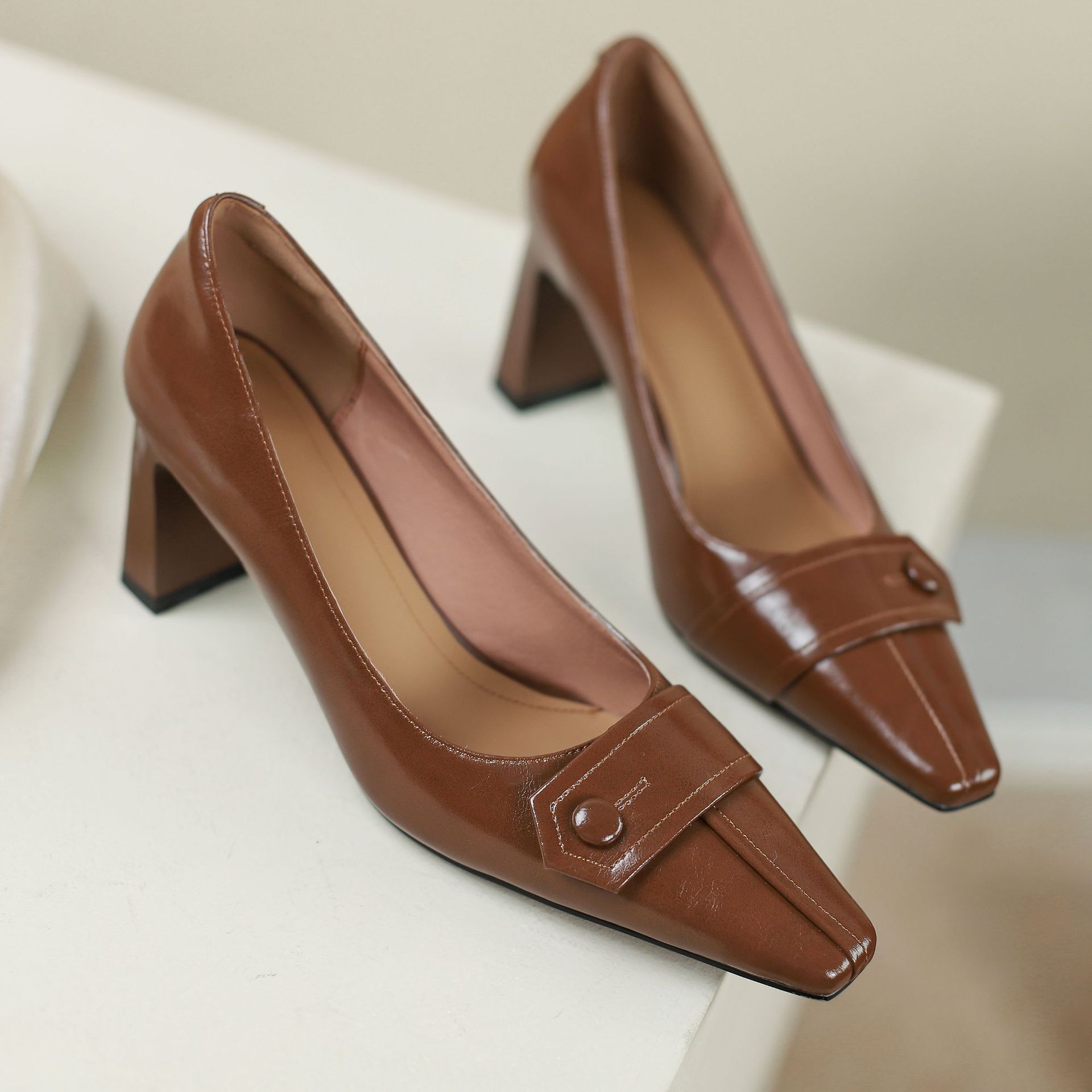 法式优雅小性感咖啡色牛皮高跟鞋2022春季新款粗高跟小方头单鞋女