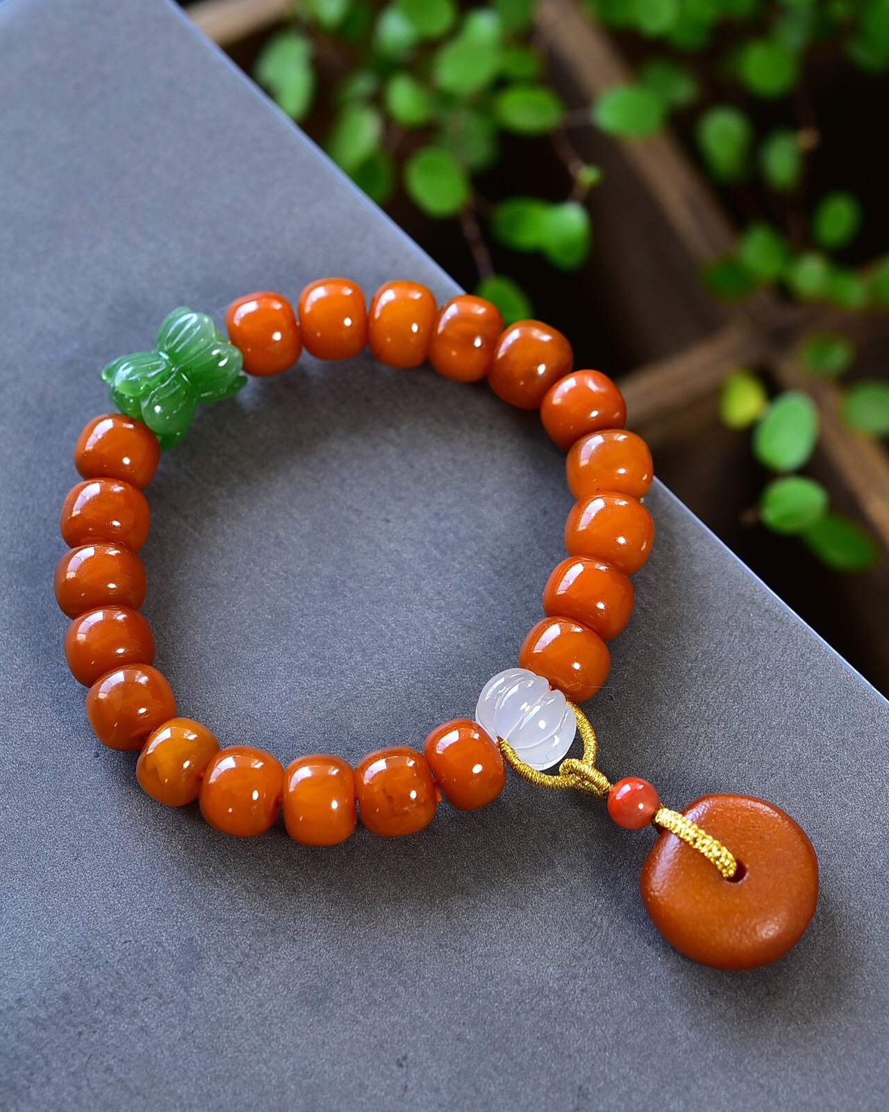 天然西亚回流古董橘红皮老蜜蜡老型珠手链