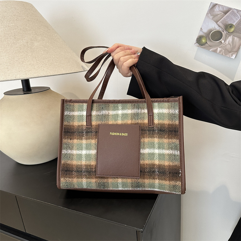 大容量呢子格子包女秋冬新款时尚撞色单肩腋下包上课通勤托特包