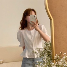 韩国chic夏季法式优雅圆领单排扣暗纹提花喇叭袖荷叶边衬衫上衣女