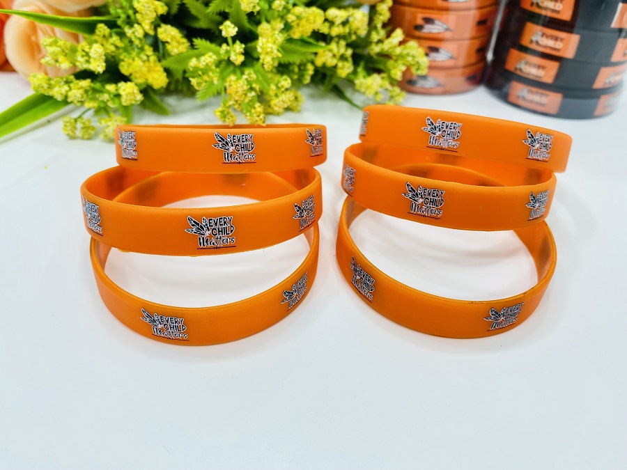 Spot Cross-Border Foreign Trade Ecm Orange Feather Series Silicone Bracelet Every Child Matters Bracelet