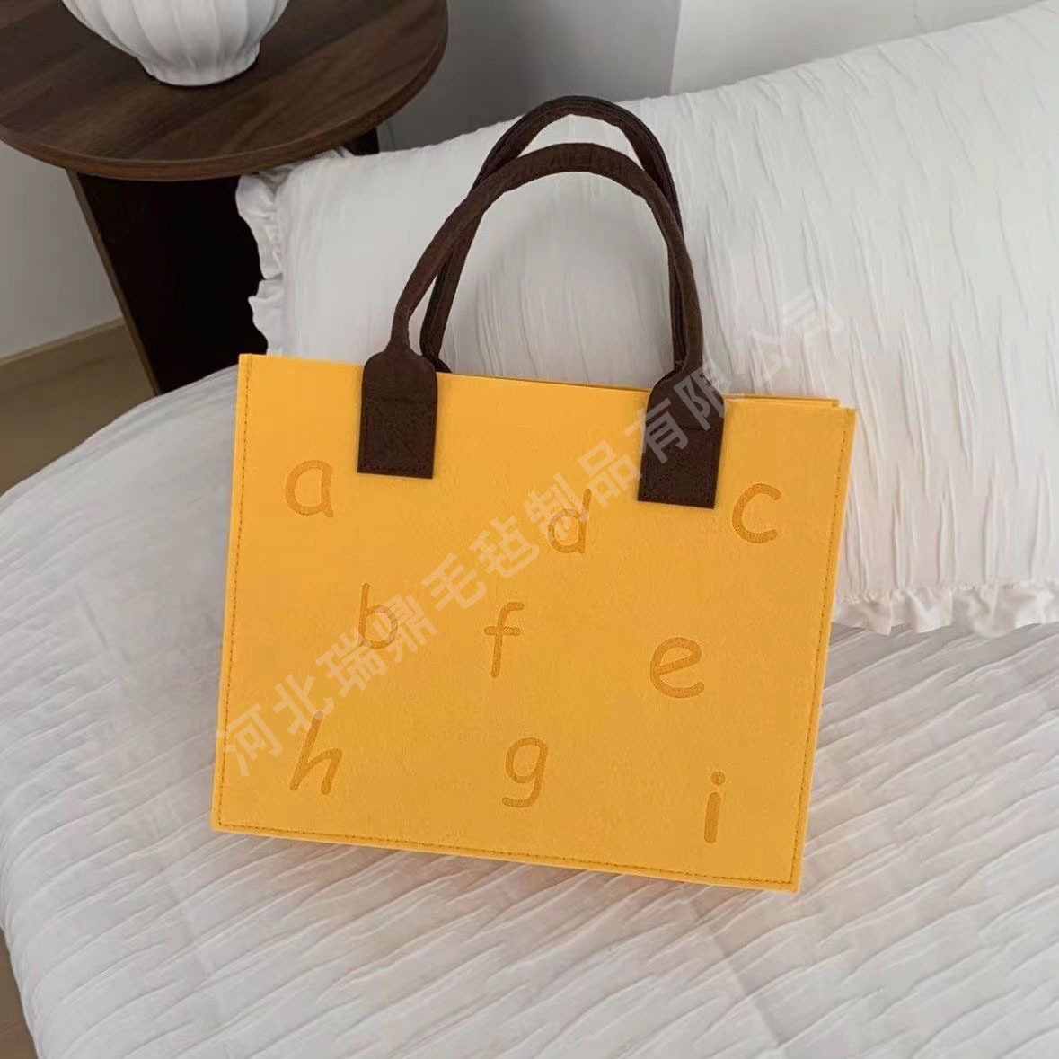 Ins Style Contrast Color Letter Felt Tote Bag for Going out Commuter Tote Portable Large Capacity Shopping Bag Women's Bag