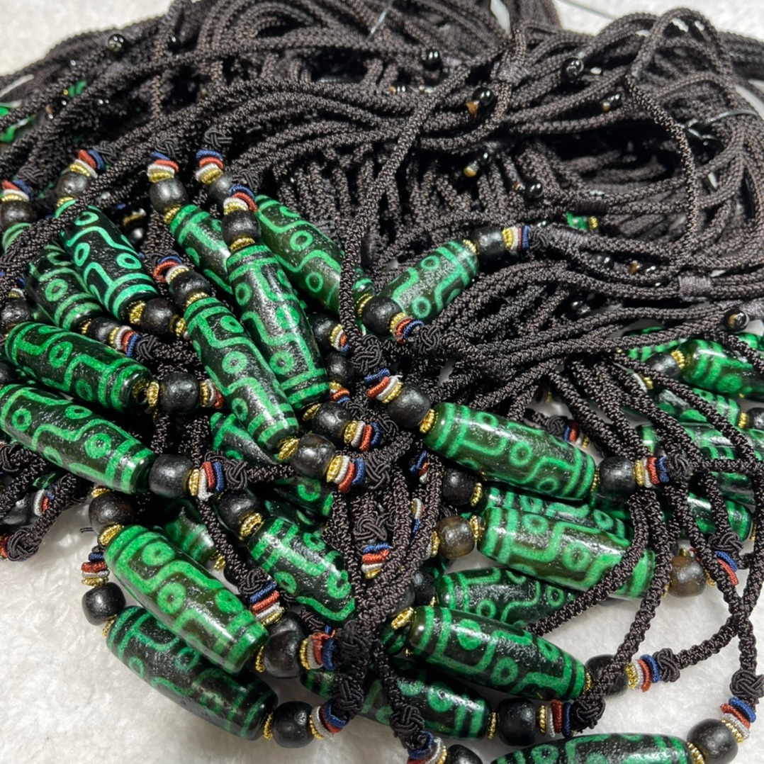 横穿九眼锁骨天珠项链吊坠40mm高油玛瑙复古藏式绿青稞天珠项链