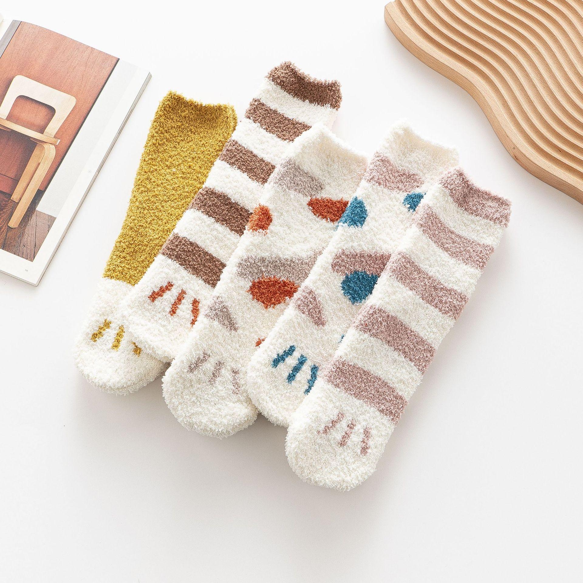 秋冬珊瑚绒袜子猫爪袜加厚地板袜雪地袜女加绒卡通家居中筒睡眠袜