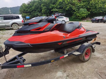 二手摩托艇 火花庞巴迪摩托艇 雅马哈摩托艇支持到店看艇咨询客服