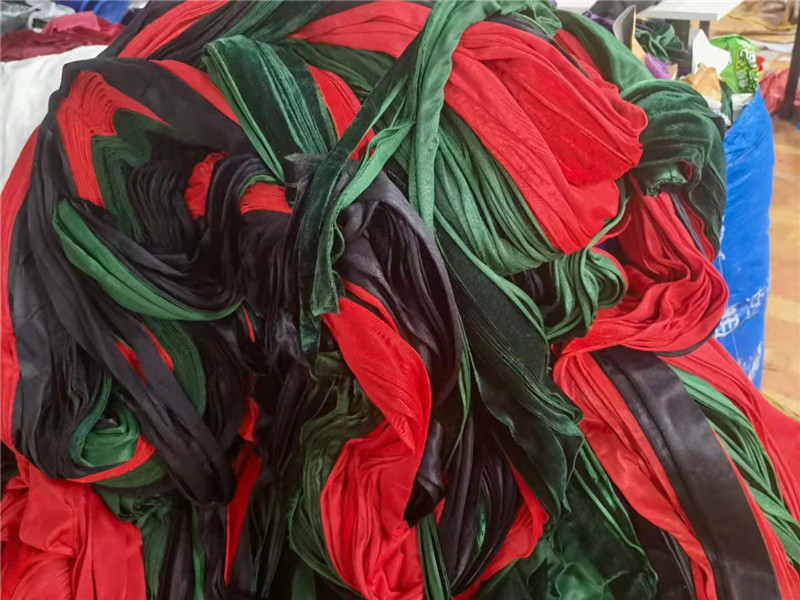 长期供应天鹅绒废布条果园果农捆扎带子废布布带布块碎布条废布料