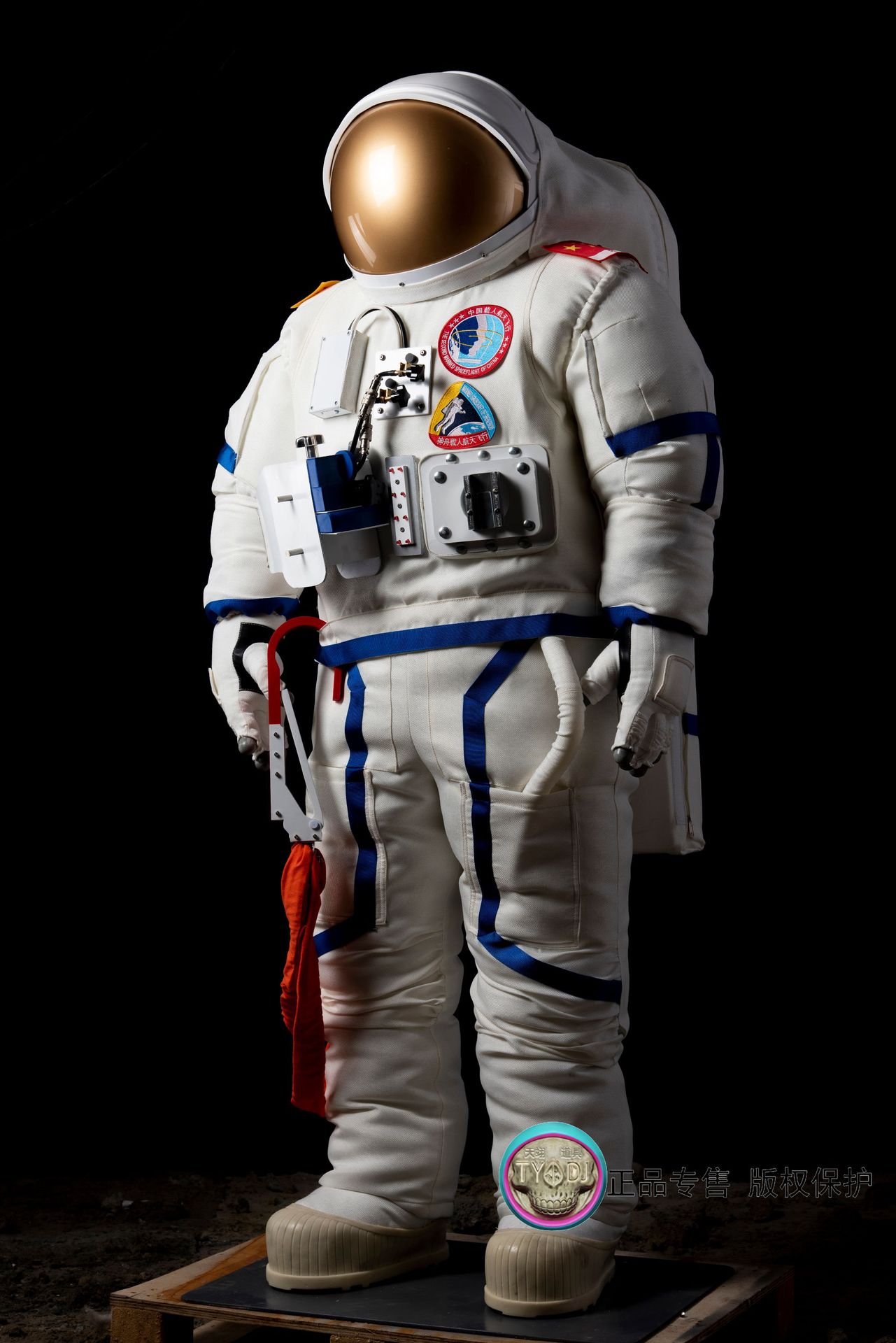 卡通人偶表演服仿真太空服航天服装舱内y-107中国二代宇航服