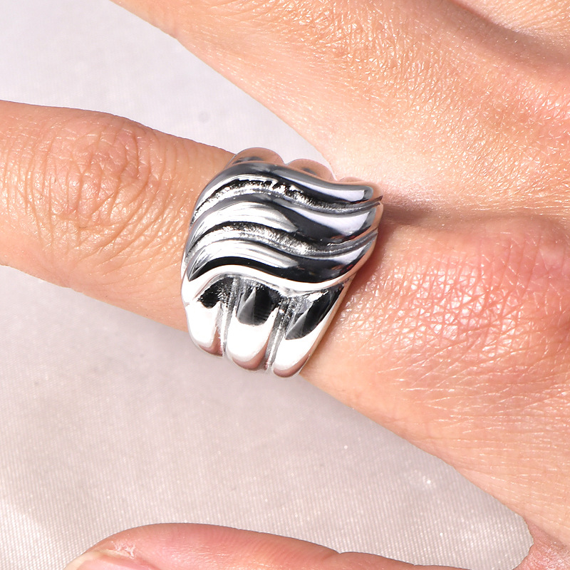 新款跨境压纹个性中性风潮流小众款手饰戒指不掉色小众钛钢饰品