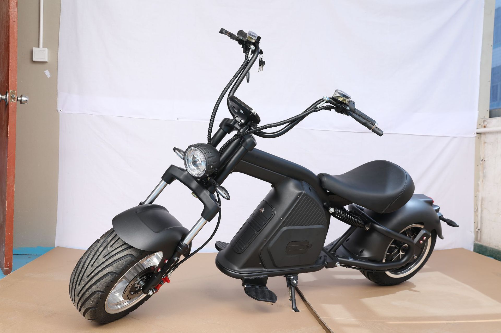 哈雷m8电动车 成人男女代步车 带尾灯带减震新款双人宽轮滑板车