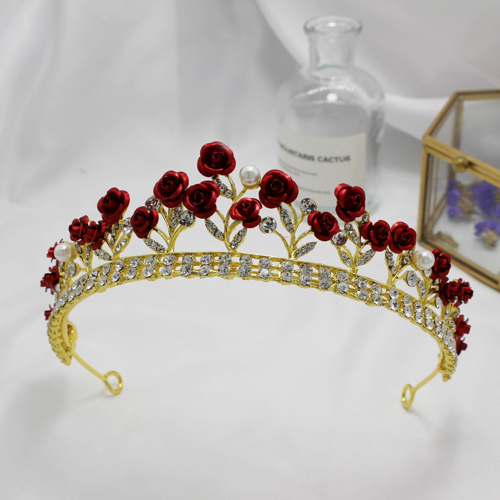 g163新娘结婚皇冠头饰影楼婚庆韩式红玫瑰花金色皇冠公主生日圆冠